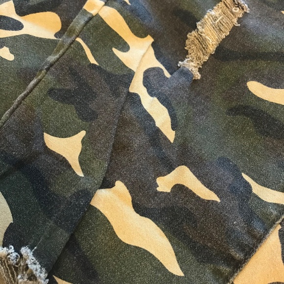 Distressed Monkey Ride Camo Jeans - Picture 4 of 5